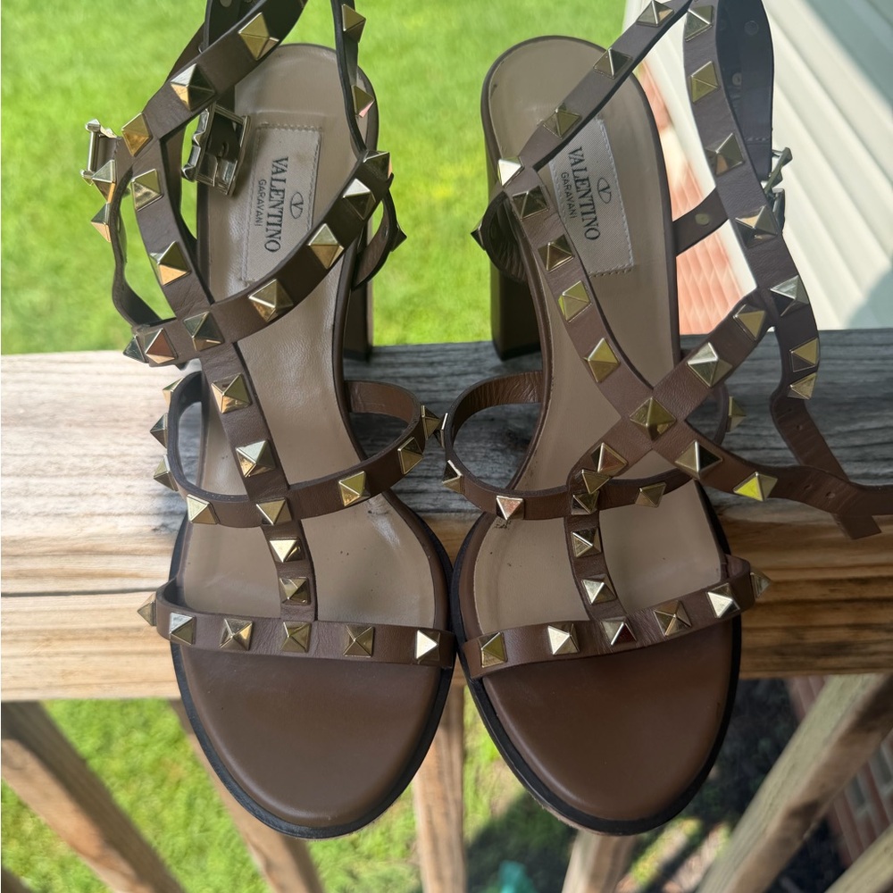 Women's Valentino Garavani Rockstud Block Heel Sandal size 38 - Picture 2 of 12